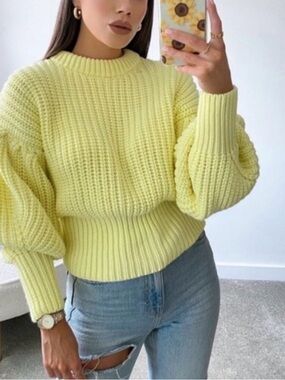 Women's Chunky Knit Balloon Sleeve Sweater - Pale Yellow
